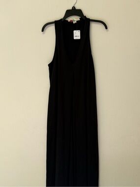 Sleeveless Black V-Neck Maxi Dress - Women